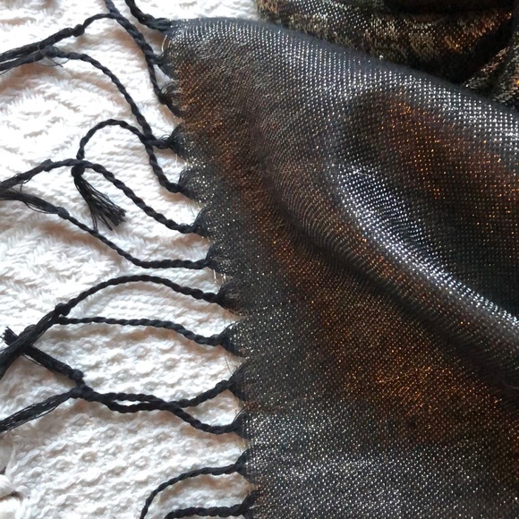 Scarf- super chic! - Picture 3 of 5